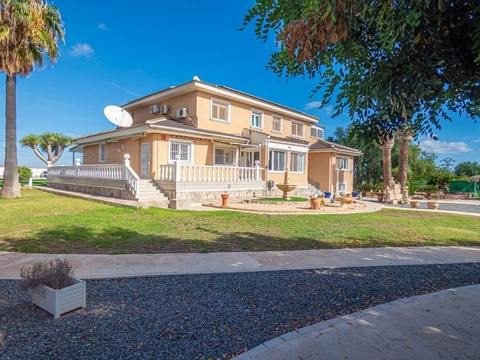 Villa kaufen in San Miguel de Salinas, 13.162 m² Grundstück, 416 m² Wohnfläche, 8 Zimmer