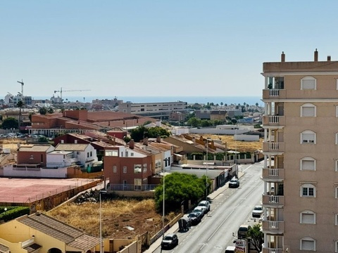 Etagenwohnung kaufen in Torrevieja, 63 m² Wohnfläche, 3 Zimmer
