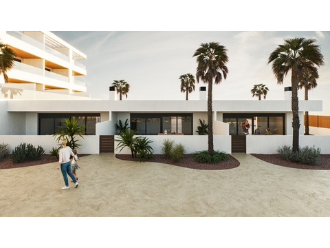 Villa kaufen in Los Alcázares, mit Stellplatz, 133 m² Grundstück, 75 m² Wohnfläche, 4 Zimmer