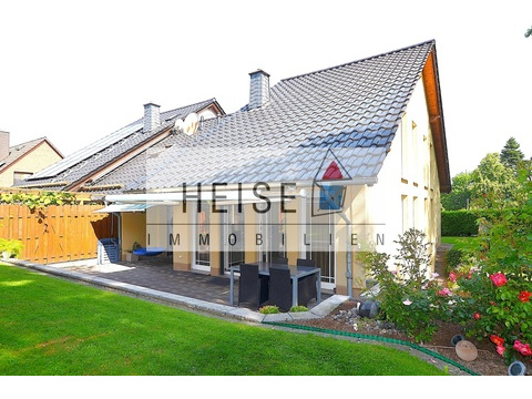 Doppelhaushälfte kaufen in Holzminden, 521 m² Grundstück, 136 m² Wohnfläche, 6 Zimmer