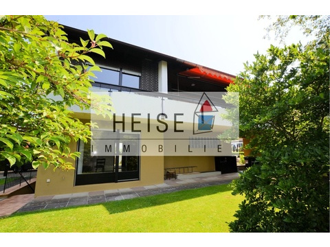 Einfamilienhaus kaufen in Holzminden, mit Garage, mit Stellplatz, 699 m² Grundstück, 124 m² Wohnfläche, 4 Zimmer