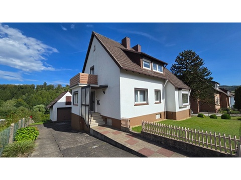 Heise Immobilien - Wohnhaus in Stadtoldendorf Lenne