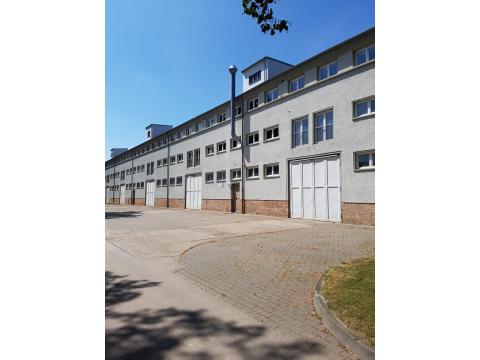Lagerfläche mieten, pachten in Bernburg-Strenzfeld, 2.640 m² Lagerfläche