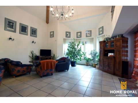 Einfamilienhaus kaufen in Kattowitz, 2.600 m² Grundstück, 600 m² Wohnfläche, 7 Zimmer