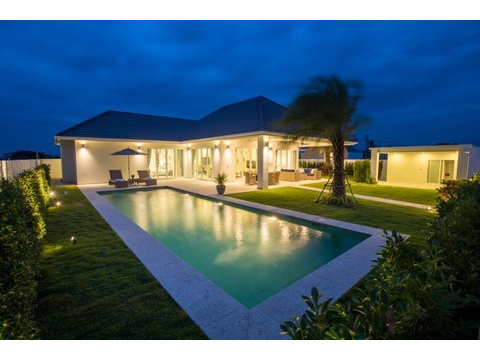 Villa kaufen in Hua Hin, 550 m² Grundstück, 146 m² Wohnfläche, 5 Zimmer