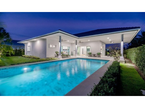 Haus kaufen in Hua Hin, 492 m² Grundstück, 204 m² Wohnfläche, 5 Zimmer