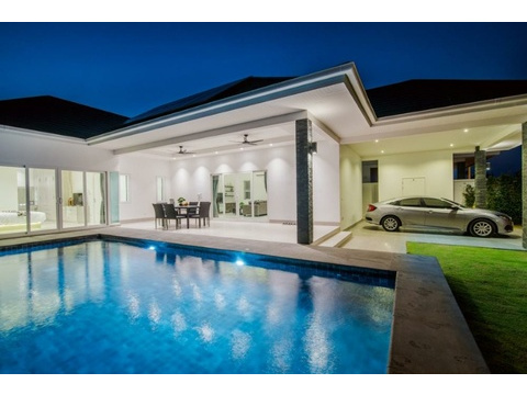 Villa kaufen in Hua Hin, 520 m² Grundstück, 194 m² Wohnfläche, 3 Zimmer