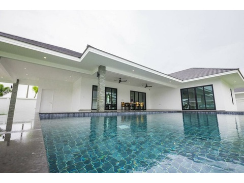 Villa kaufen in Hua Hin, 650 m² Grundstück, 270 m² Wohnfläche, 3 Zimmer