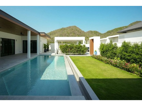 Villa kaufen in Hua Hin, mit Stellplatz, 660 m² Grundstück, 168 m² Wohnfläche, 5 Zimmer