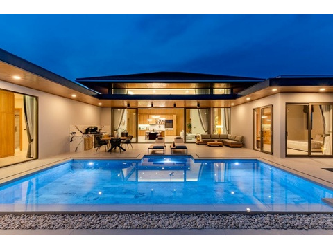 Villa kaufen in Hua Hin, 571 m² Grundstück, 350 m² Wohnfläche, 4 Zimmer