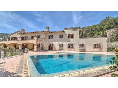 Chalet kaufen in Palma, 10.494 m² Grundstück, 789 m² Wohnfläche, 14 Zimmer