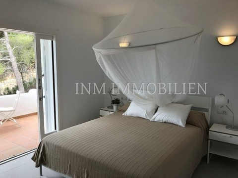15 - dormitorio I con salida a la terraza