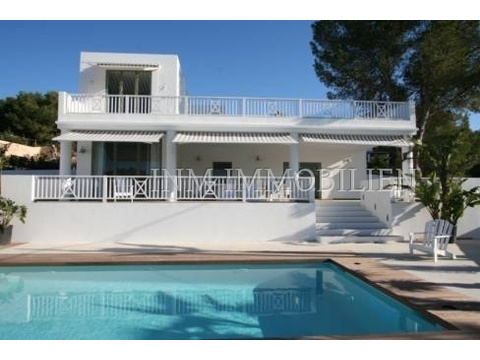 la casa con piscina