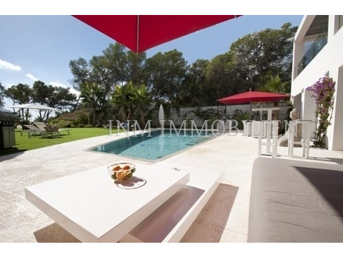 Villa kaufen in Nuestra Señora de Jesús, 2.000 m² Grundstück, 500 m² Wohnfläche, 10 Zimmer
