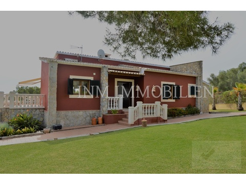 Chalet kaufen in Cala Llonga, 900 m² Grundstück, 200 m² Wohnfläche, 3 Zimmer