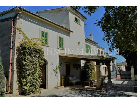 Landhaus kaufen in Palma, 10.074 m² Grundstück, 1.481 m² Wohnfläche, 18 Zimmer