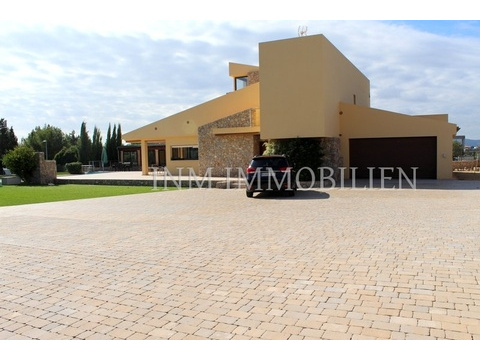 Villa mit Pool Marratxi Seite außen2