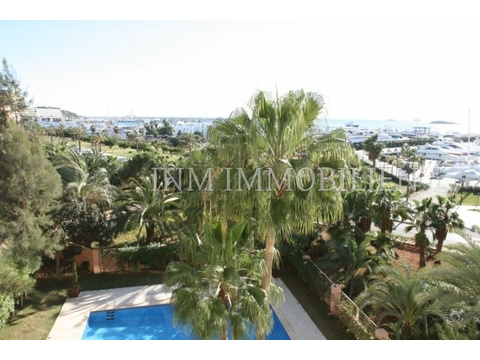 Etagenwohnung kaufen in Santa Eulària des Riu, 300 m² Wohnfläche, 5 Zimmer