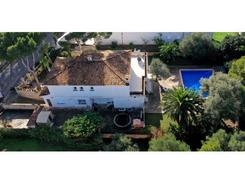 Einfamilienhaus kaufen in Palma, 995 m² Grundstück, 271 m² Wohnfläche, 7 Zimmer