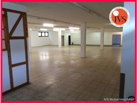 Bürofläche mieten, pachten in Schmitten, mit Garage, mit Stellplatz, 379 m² Bürofläche