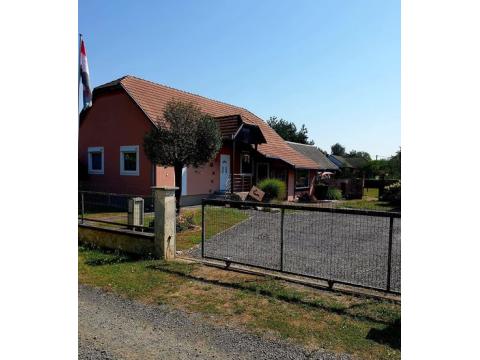 Einfamilienhaus kaufen in Lenti, 800 m² Grundstück, 70 m² Wohnfläche, 3 Zimmer