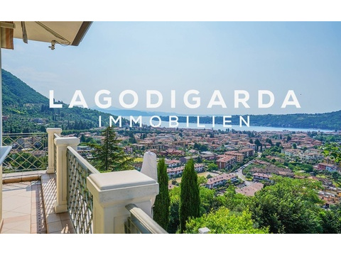 Villa kaufen in Salò, mit Garage, 1.110 m² Grundstück, 570 m² Wohnfläche, 7 Zimmer