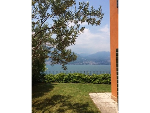 Privat Garten mit Seeblick
