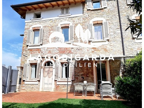 Bauernhaus kaufen in Desenzano del Garda, mit Garage, 100 m² Grundstück, 200 m² Wohnfläche, 7 Zimmer