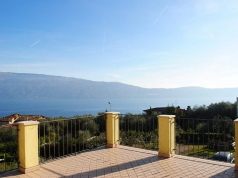 Terrasse mit Seeblick