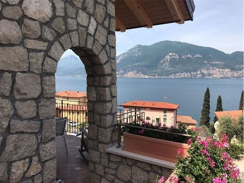 Terrasse mit Seeblick