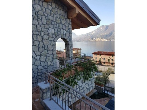 Balkon mit Seeblick