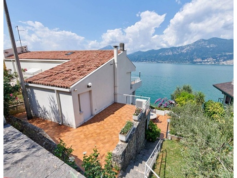 Villa mit Seeblick