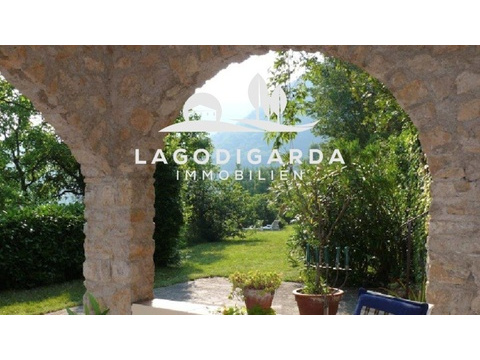 Villa kaufen in Oldesio, 2.000 m² Grundstück, 230 m² Wohnfläche, 7 Zimmer