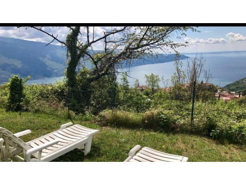 Garten mit Seeblick