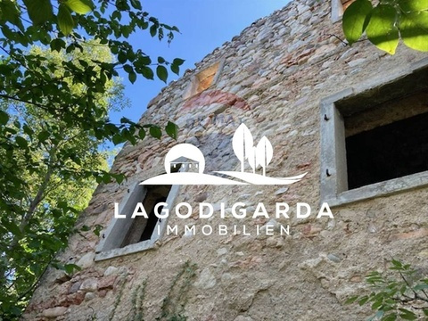 Sonstiges kaufen in Torri del Benaco, 139.000 m² Grundstück, 370 m² Wohnfläche, 11 Zimmer