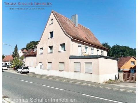 Mehrfamilienhaus kaufen in Roßtal, mit Garage, 640 m² Grundstück, 237,7 m² Wohnfläche, 14 Zimmer