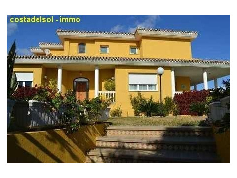 Villa kaufen in Benalmádena, 10 Zimmer