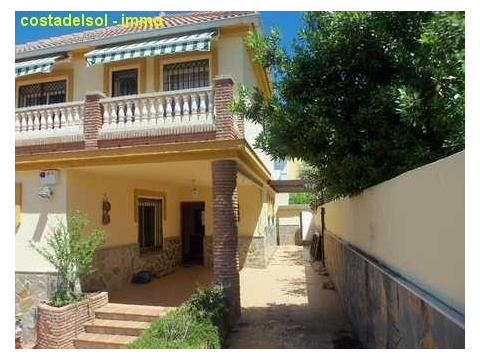 Doppelhaushälfte kaufen in Málaga, 250 m² Grundstück, 150 m² Wohnfläche, 5 Zimmer