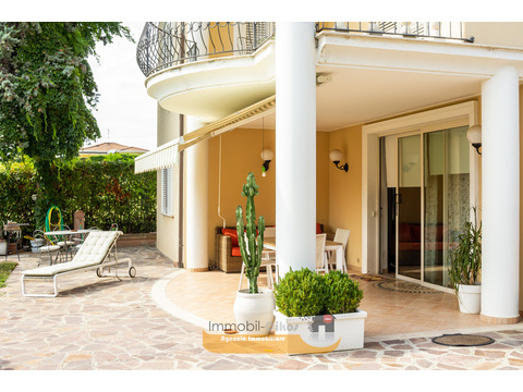 Villa kaufen in Giulianova, mit Stellplatz, 1.000 m² Grundstück, 250 m² Wohnfläche, 8 Zimmer