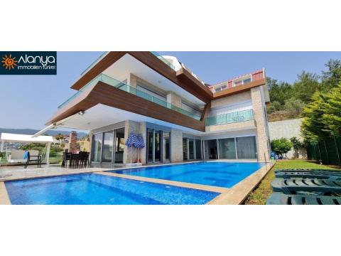 Villa mieten in Alanya, 500 m² Grundstück, 350 m² Wohnfläche, 6 Zimmer