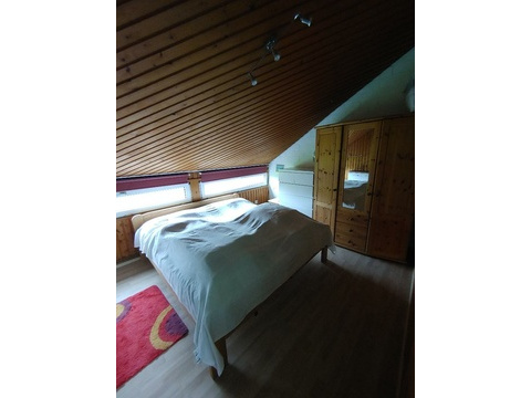 Schlafzimmer 1