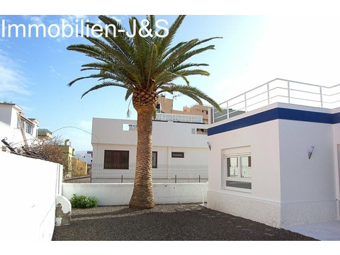 Haus kaufen in Puerto de la Cruz, 352 m² Grundstück, 120 m² Wohnfläche, 2 Zimmer