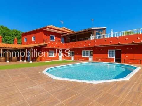 Haus kaufen in La Esperanza, 4.400 m² Grundstück, 294 m² Wohnfläche, 8 Zimmer