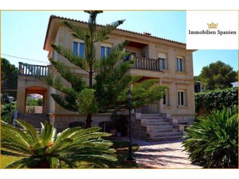 Villa kaufen in Dénia, 955 m² Grundstück, 350 m² Wohnfläche, 4 Zimmer