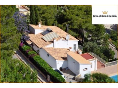 Villa kaufen in Dénia, 1.648 m² Grundstück, 320 m² Wohnfläche, 4 Zimmer
