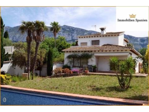 Villa kaufen in Dénia, 1.600 m² Grundstück, 281 m² Wohnfläche, 5 Zimmer