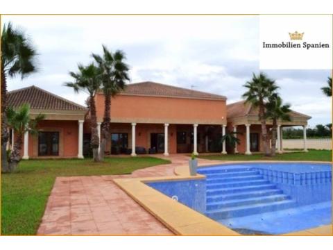 Villa kaufen in Dénia, 7.000 m² Grundstück, 500 m² Wohnfläche, 5 Zimmer