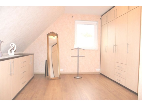Garderobe mit maßgefertigten Tischlerunikaten