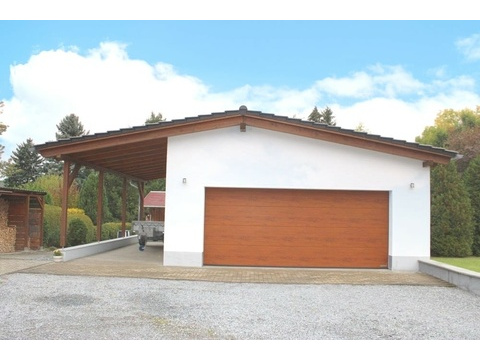 Doppelgarage mit Carport