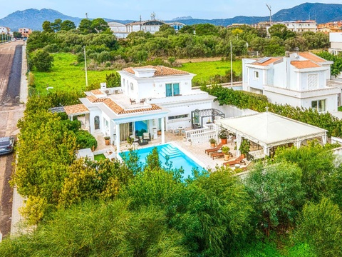 Haus kaufen in Olbia, 700 m² Grundstück, 600 m² Wohnfläche, 8 Zimmer